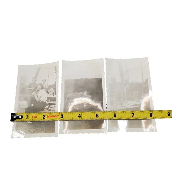 Vtg Junk Drawer Lot of 3 Monochrome Friends Hanging Out at The Park 1940s - Picture 3 of 4